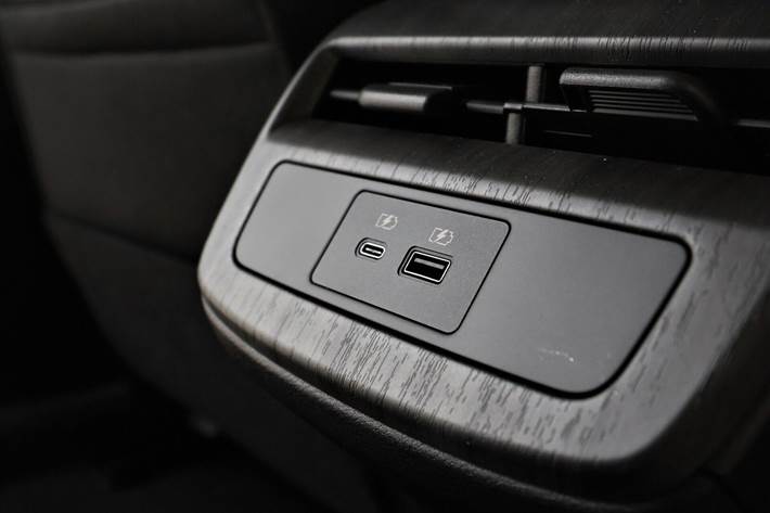 Grå Nissan Ariya fra 2022