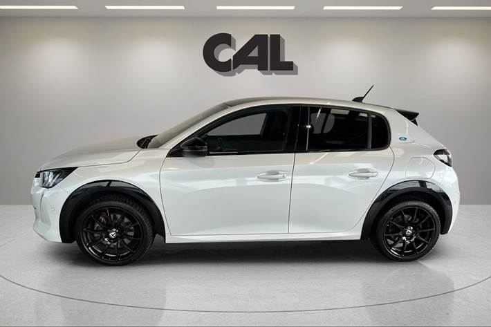 Hvid Peugeot e-208 fra 2023