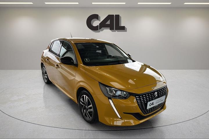 Gul Peugeot 208 fra 2022