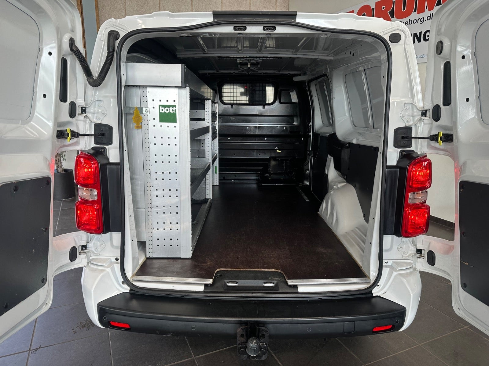 Hvid Peugeot Expert fra 2021