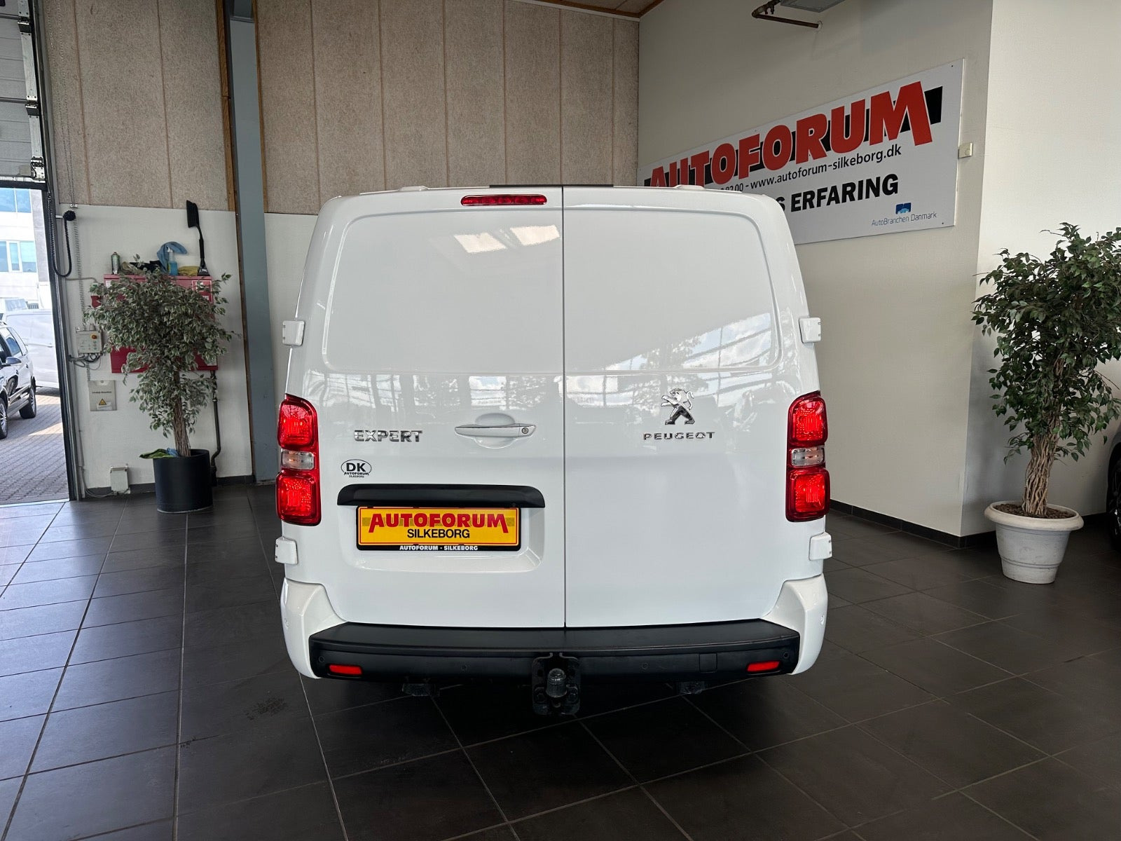 Hvid Peugeot Expert fra 2021