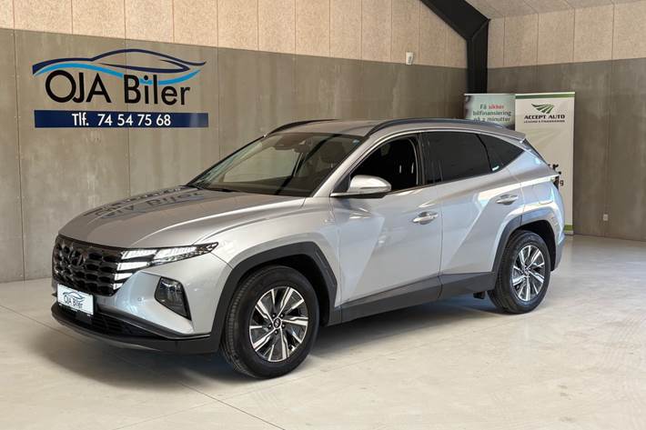 Sølv Hyundai Tucson fra 2021 set udefra