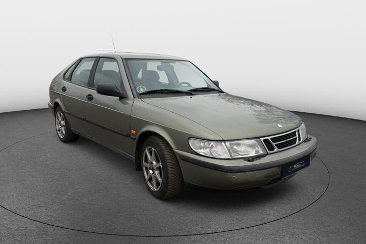 undefined Saab 900 fra 1997 set udefra
