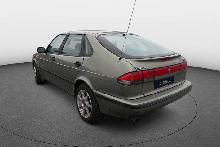 undefined Saab 900 fra 1997 set udefra
