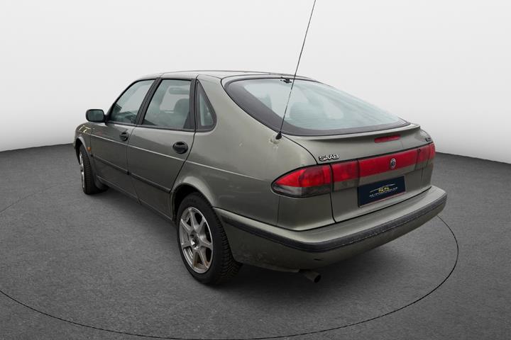 undefined Saab 900 fra 1997 set udefra