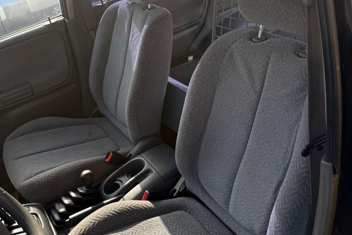 undefined Suzuki Grand Vitara fra 2002 set indefra