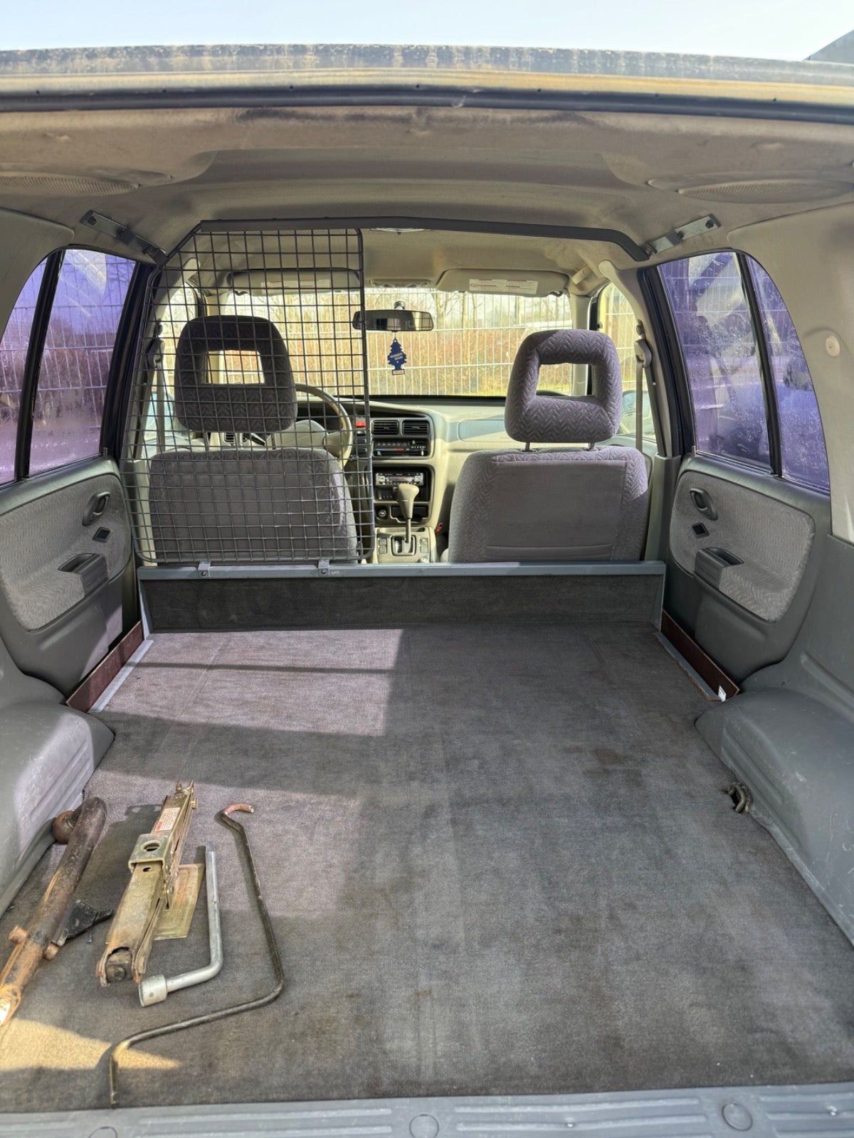 undefined Suzuki Grand Vitara fra 2002 set indefra