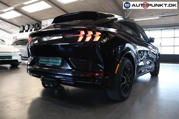 Sort Ford Mustang Mach-E fra 2023