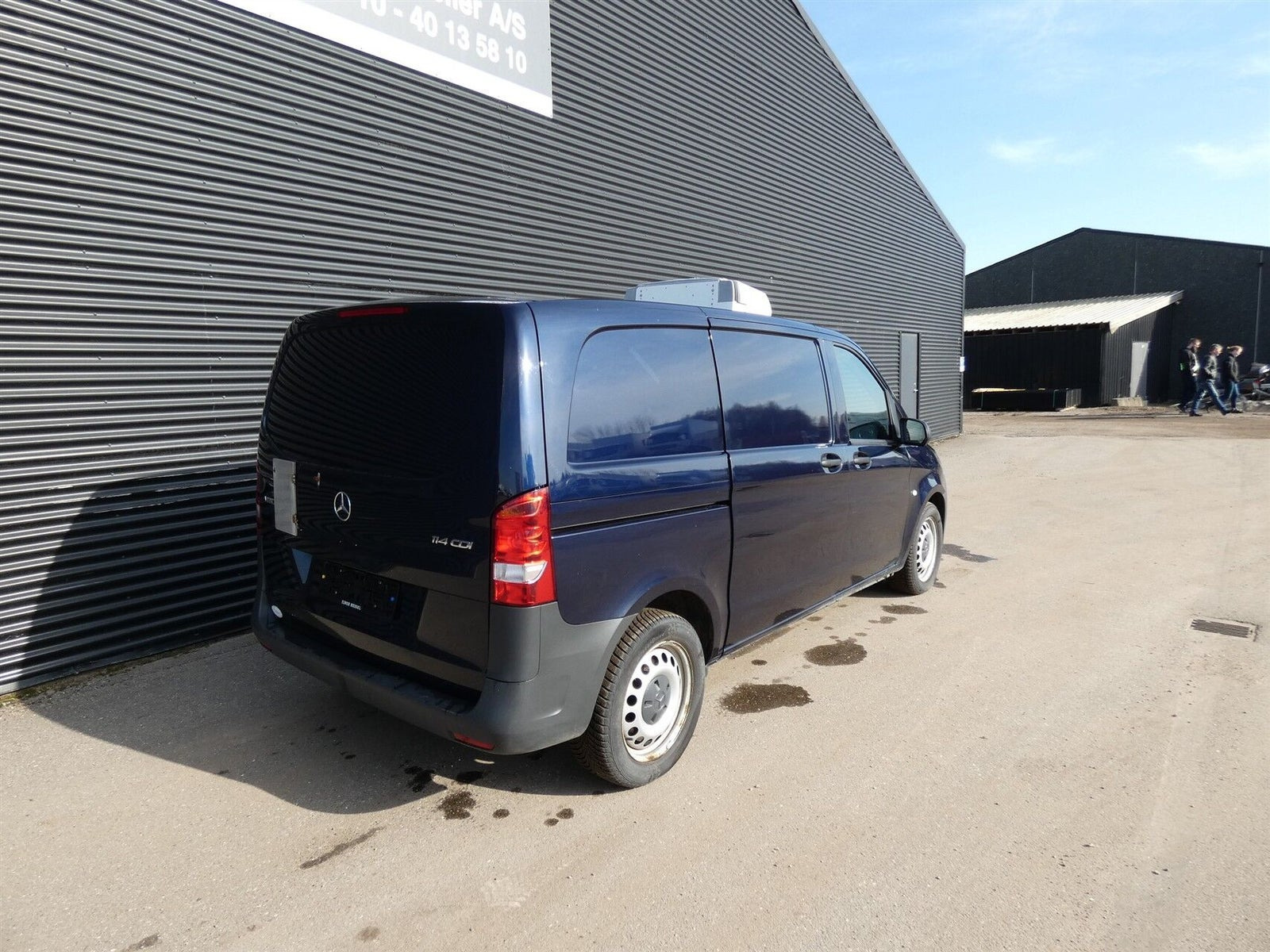 Blå Mercedes Vito 114 fra 2022