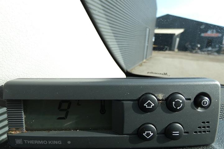 Blå Mercedes Vito 114 fra 2022