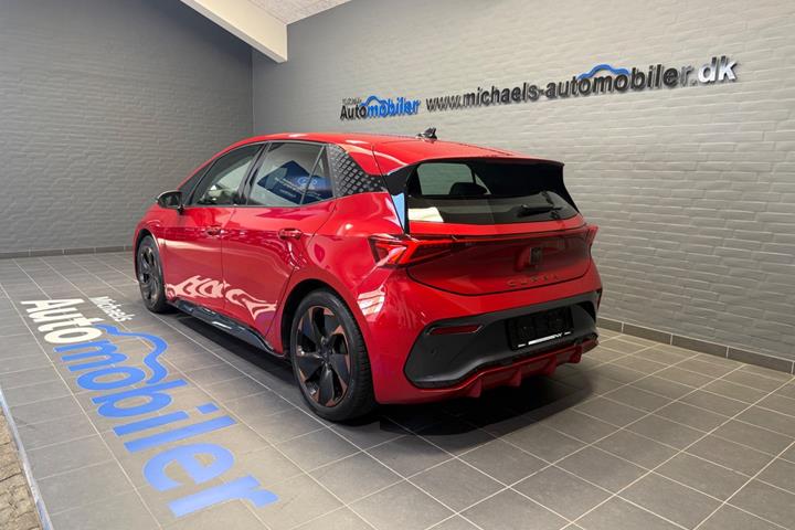 Rød Cupra Born fra 2023