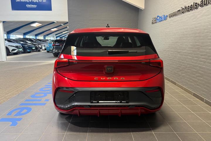 Rød Cupra Born fra 2023