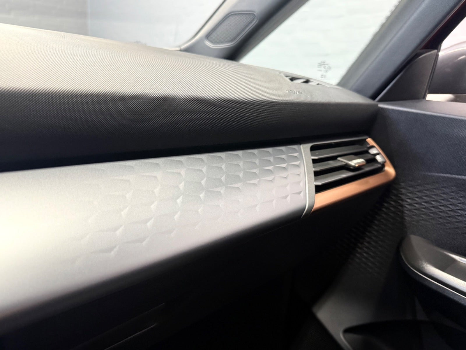 Rød Cupra Born fra 2023