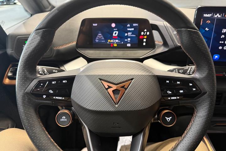 Rød Cupra Born fra 2023