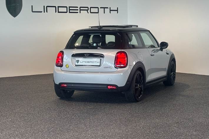 Sølv Mini Cooper SE fra 2022