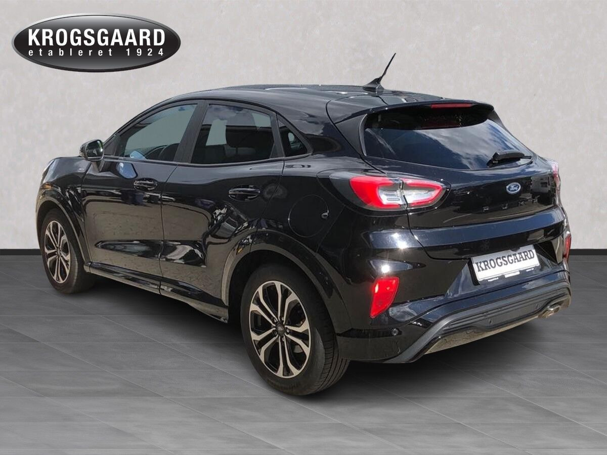Sort Ford Puma fra 2020
