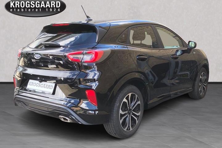 Sort Ford Puma fra 2020