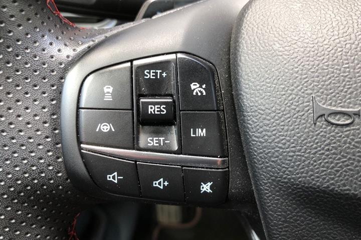 Sort Ford Puma fra 2020