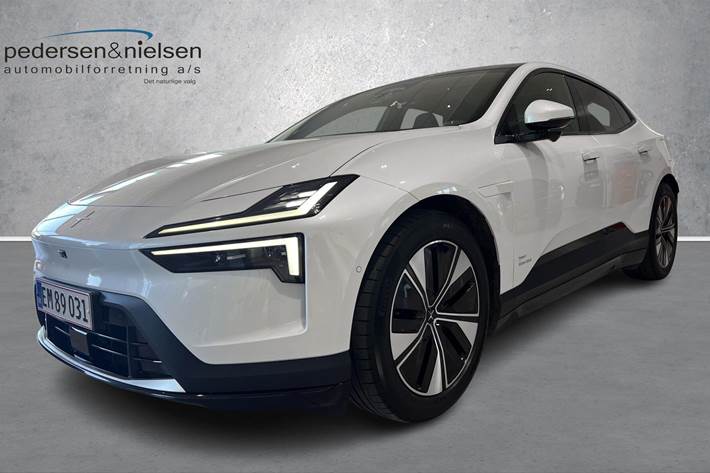 Hvid Polestar 4 fra 2025