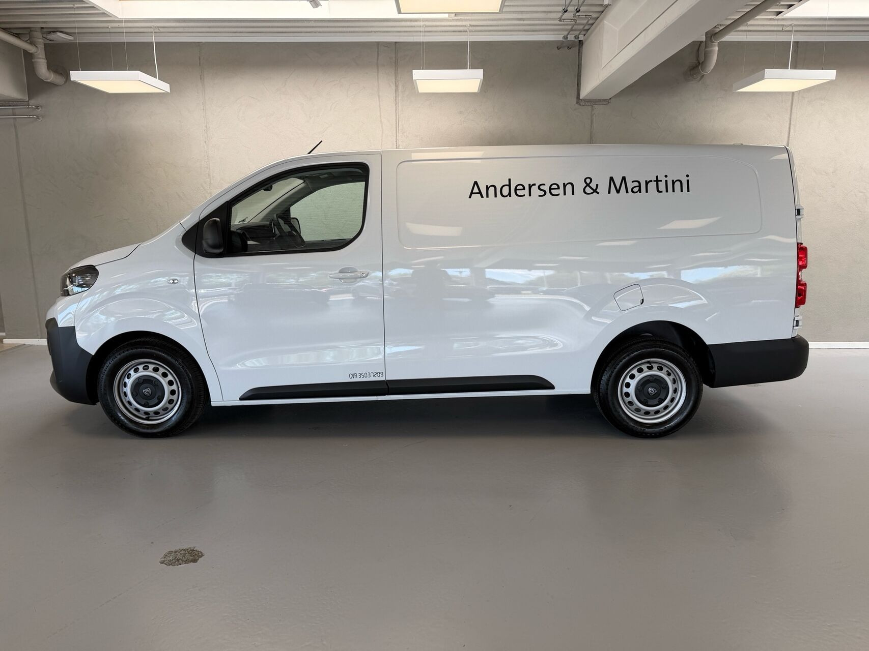 Hvid Peugeot Expert fra 2026