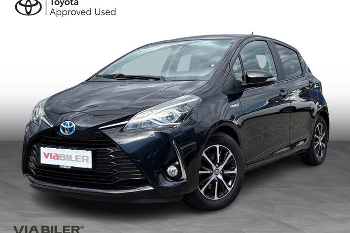Sort Toyota Yaris fra 2018 set udefra