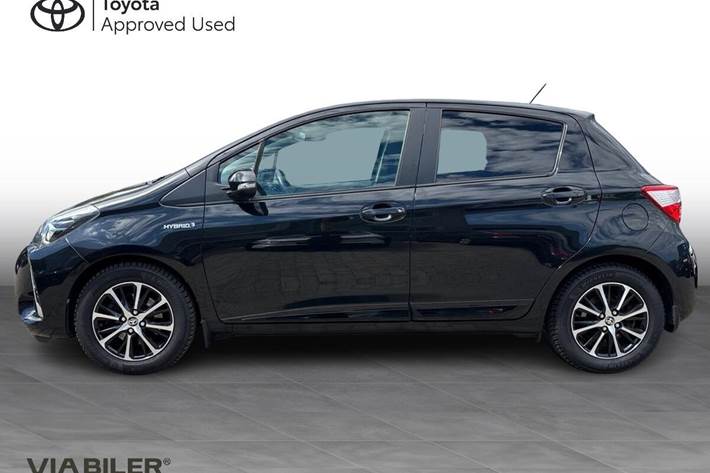 Sort Toyota Yaris fra 2018