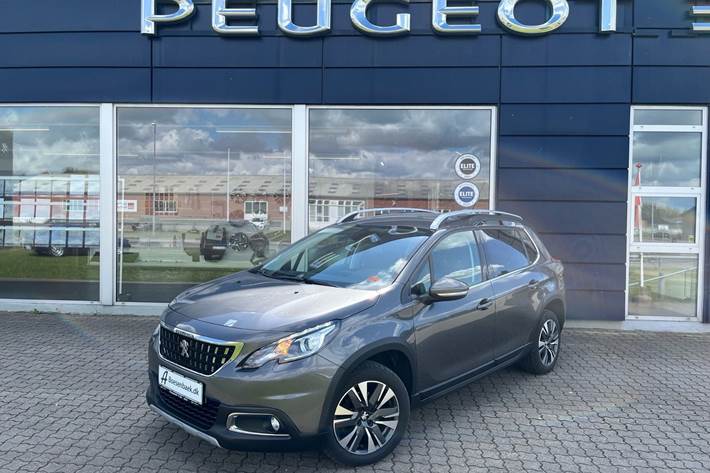 Grå Peugeot 2008 fra 2017