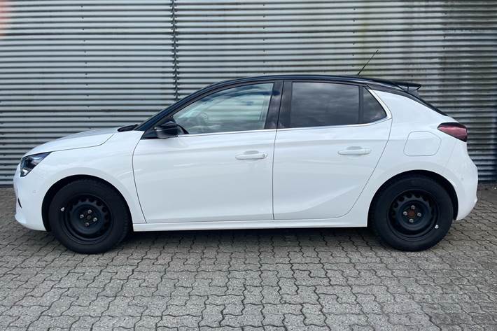 Hvid Opel Corsa fra 2020