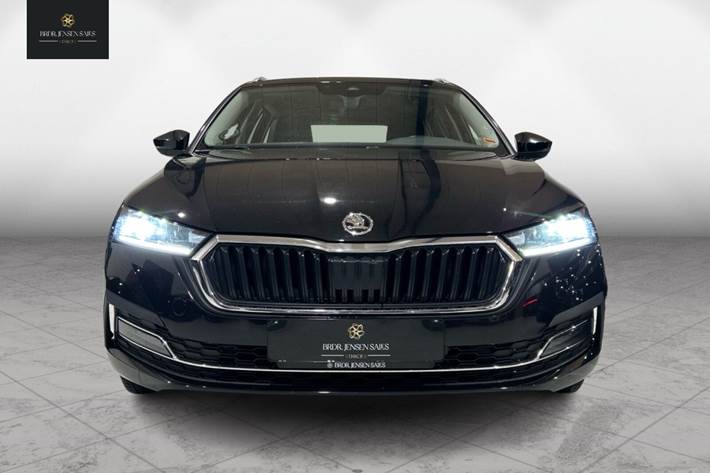 Sort Skoda Octavia fra 2021