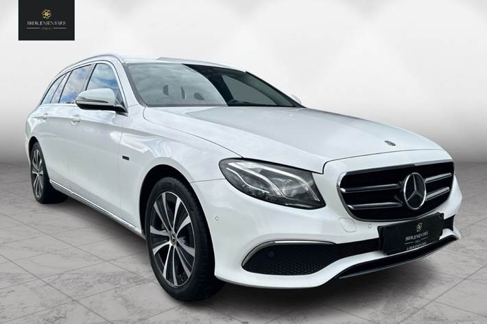 Hvid Mercedes E300 de fra 2019
