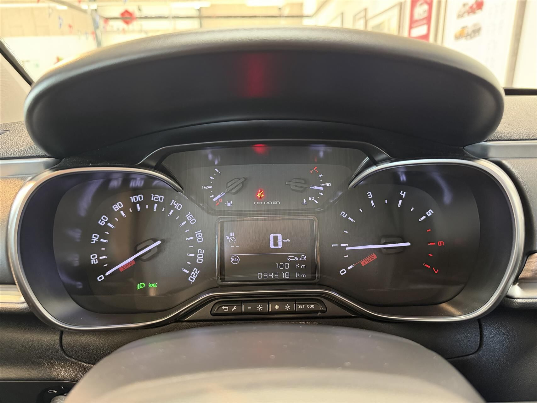 Rød Citroën C3 fra 2024