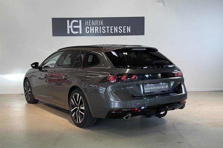 Grå Peugeot 508 fra 2021