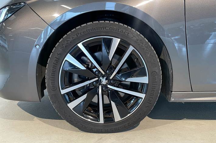 Grå Peugeot 508 fra 2021