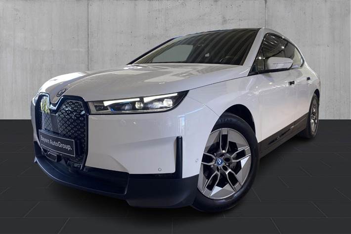 Hvid BMW iX fra 2022