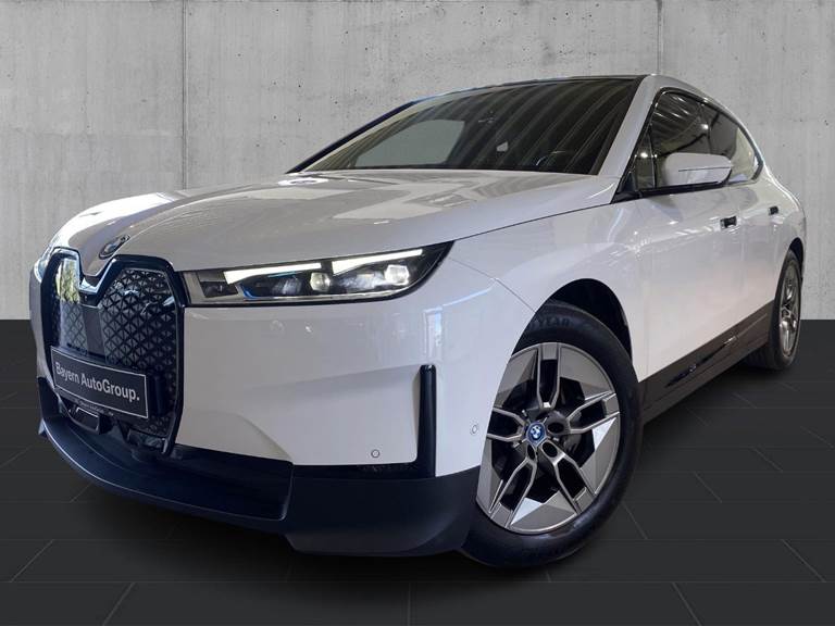 BMW iX xDrive40 Fully Charged