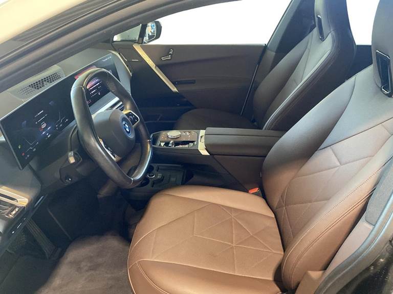 BMW iX xDrive40 Fully Charged