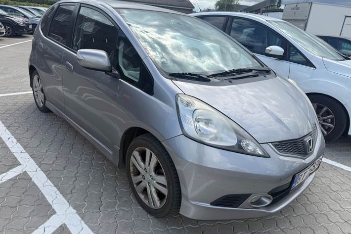 Sølv Honda Jazz fra 2009