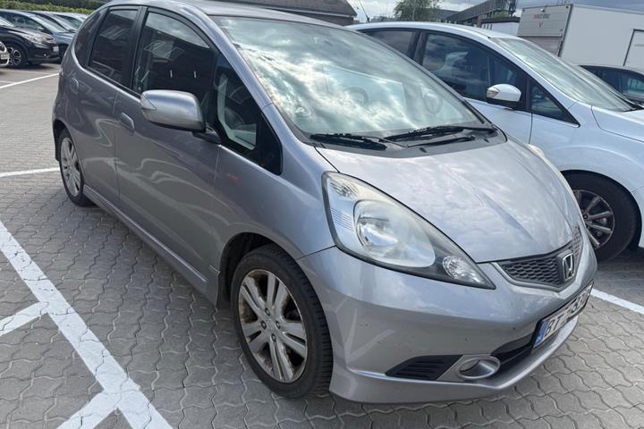 Sølv Honda Jazz fra 2009
