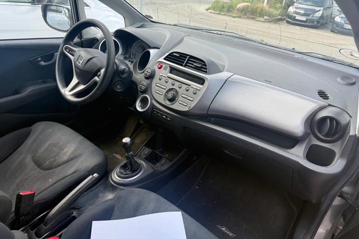 Sølv Honda Jazz fra 2009