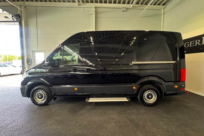 Sort VW Crafter 35 fra 2023