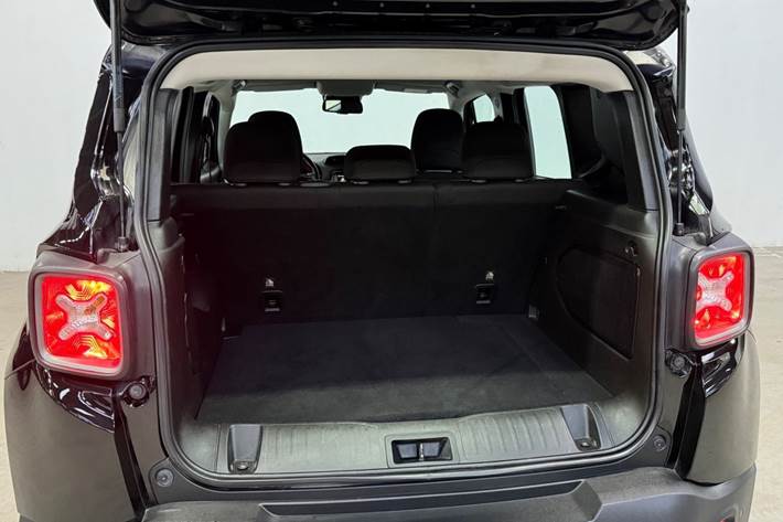 Sort Jeep Renegade fra 2020