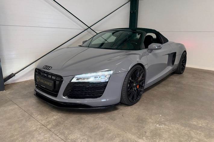 Grå Audi R8 fra 2013