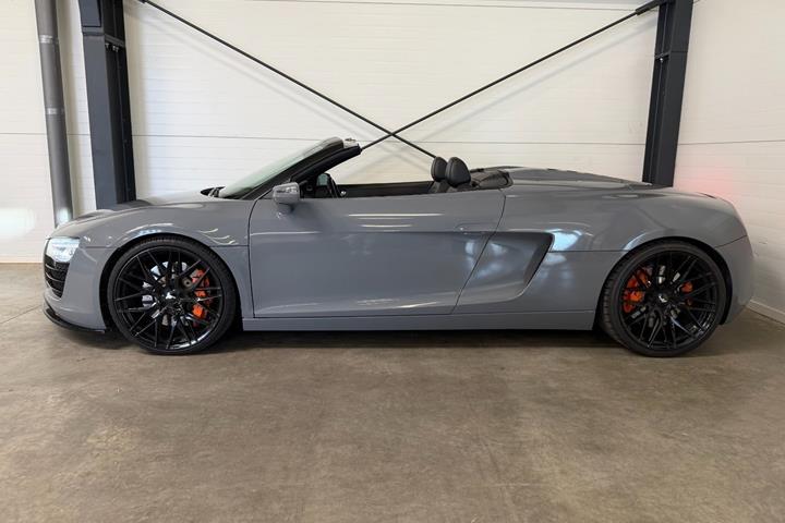 Grå Audi R8 fra 2013