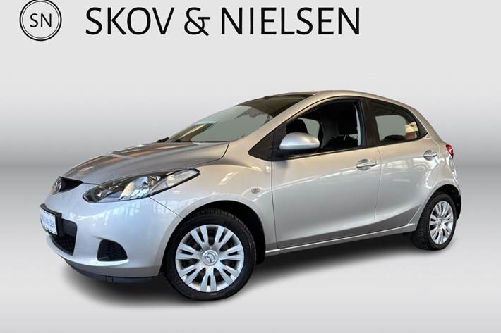 Sølv Mazda 2 fra 2010