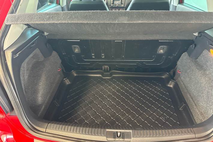 Rød VW Polo fra 2014