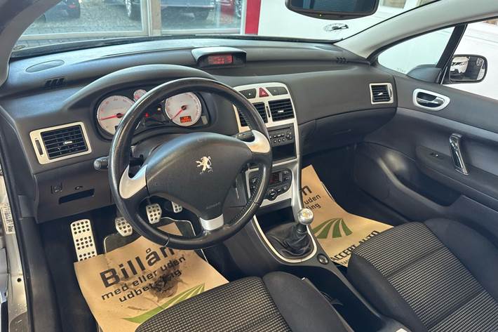 Sølv Peugeot 307 fra 2005