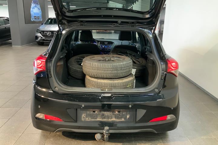 Sort Hyundai i20 fra 2016