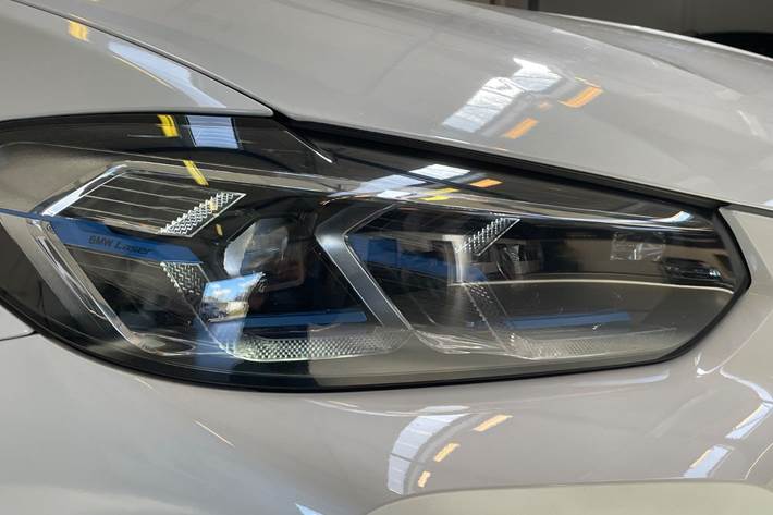 Hvid BMW iX3 fra 2023