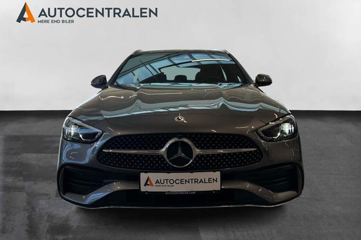 Grå Mercedes C300 e fra 2023