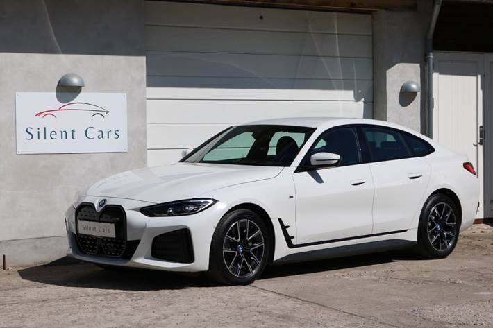 Hvid BMW i4 fra 2023